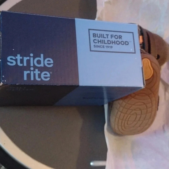 2 for 20😃Stride Rite toddlers shoes - Picture 3 of 4